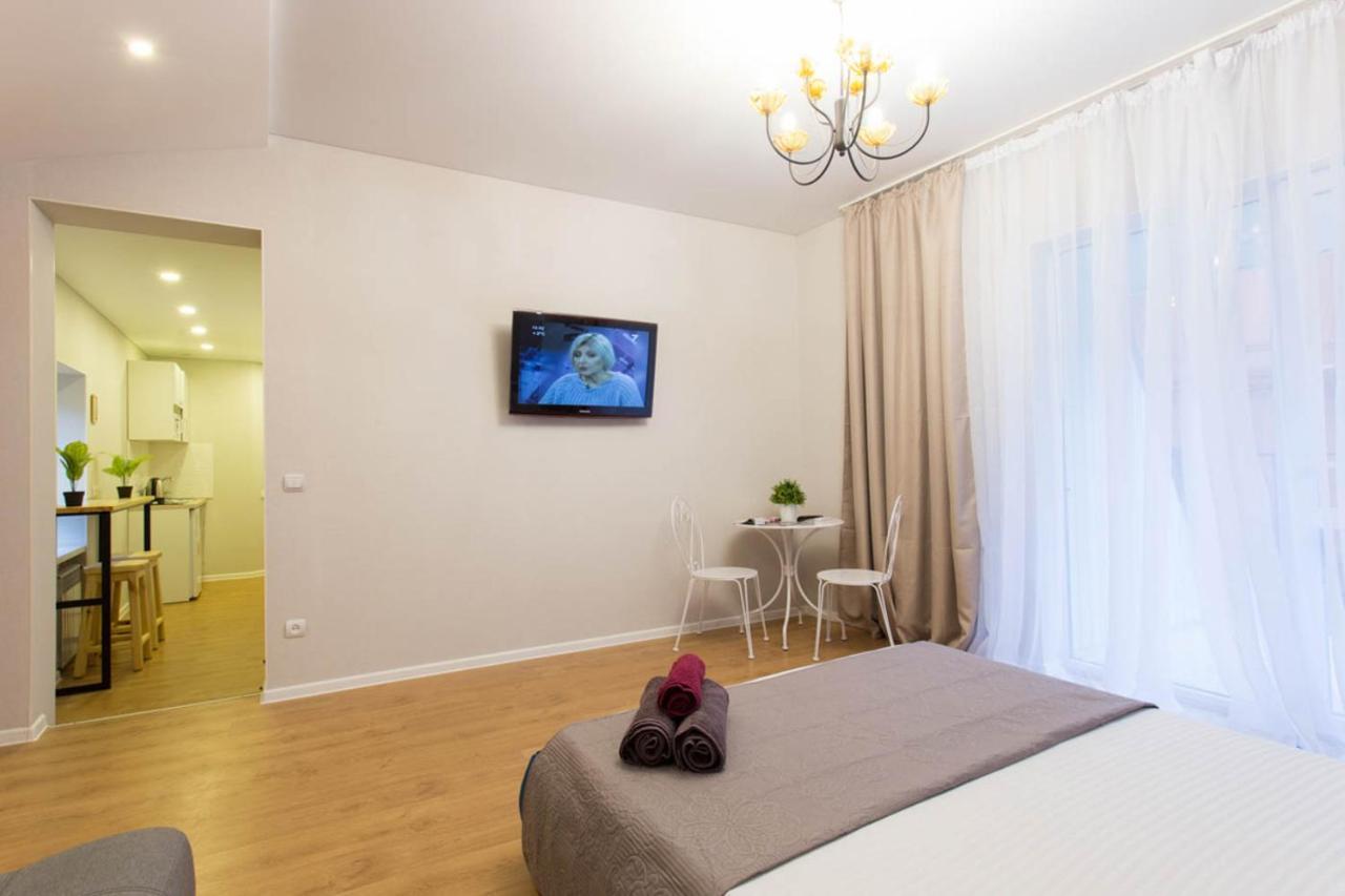 Studio Near Metro Yaroslava Mudroho, Universytet - Mykoly Khvylovoho Str 5-3 Харків Екстер'єр фото