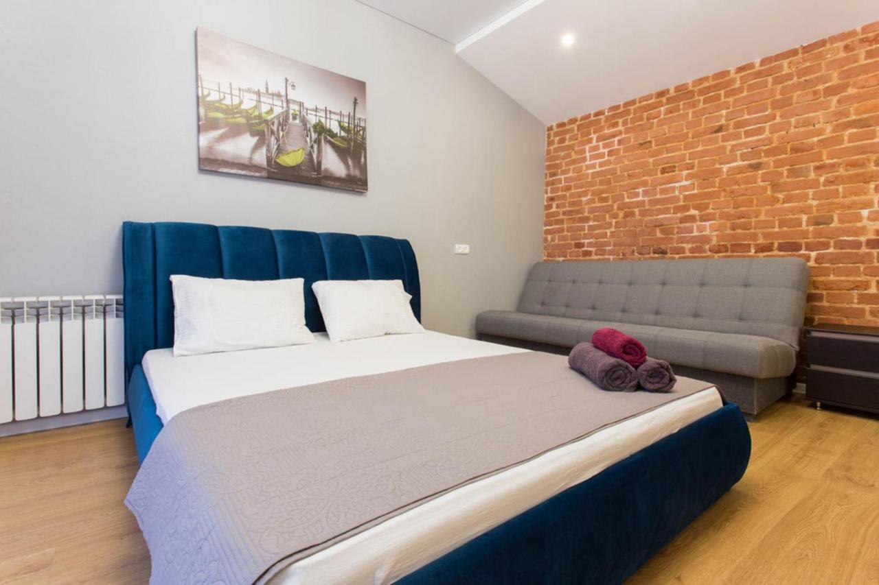 Studio Near Metro Yaroslava Mudroho, Universytet - Mykoly Khvylovoho Str 5-3 Харків Екстер'єр фото