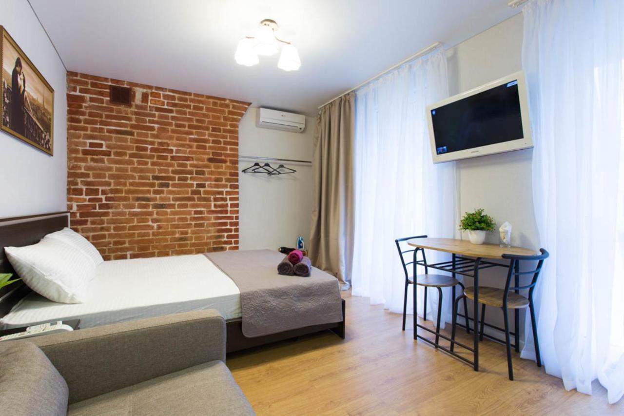 Studio Near Metro Yaroslava Mudroho, Universytet - Mykoly Khvylovoho Str 5-3 Харків Екстер'єр фото