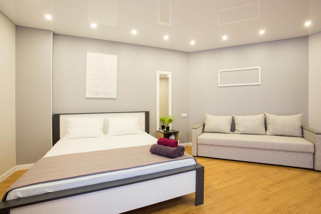 Studio Near Metro Yaroslava Mudroho, Universytet - Mykoly Khvylovoho Str 5-3 Харків Екстер'єр фото