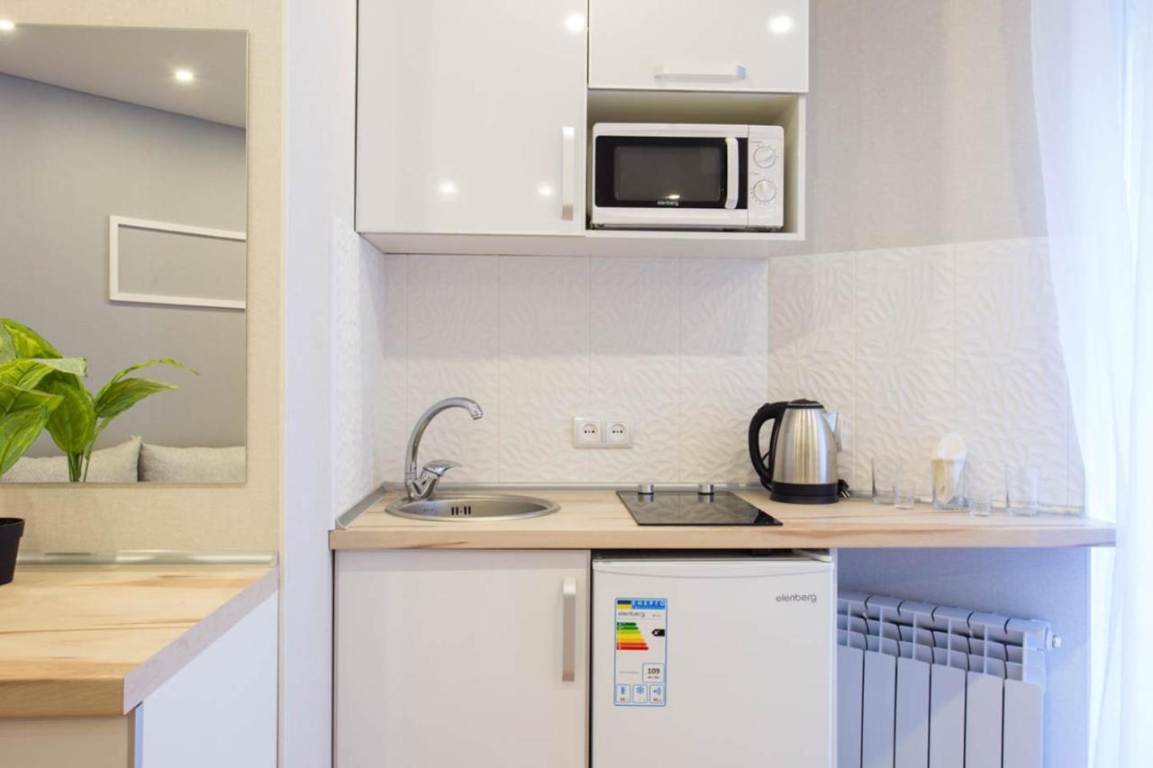 Studio Near Metro Yaroslava Mudroho, Universytet - Mykoly Khvylovoho Str 5-3 Харків Екстер'єр фото